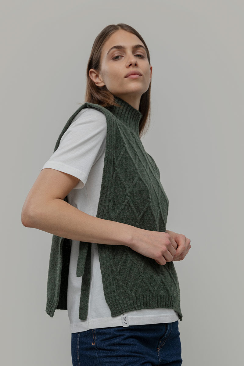 Delia Women's Recycled Wool Turtleneck Vest – Forest Green | Rifò