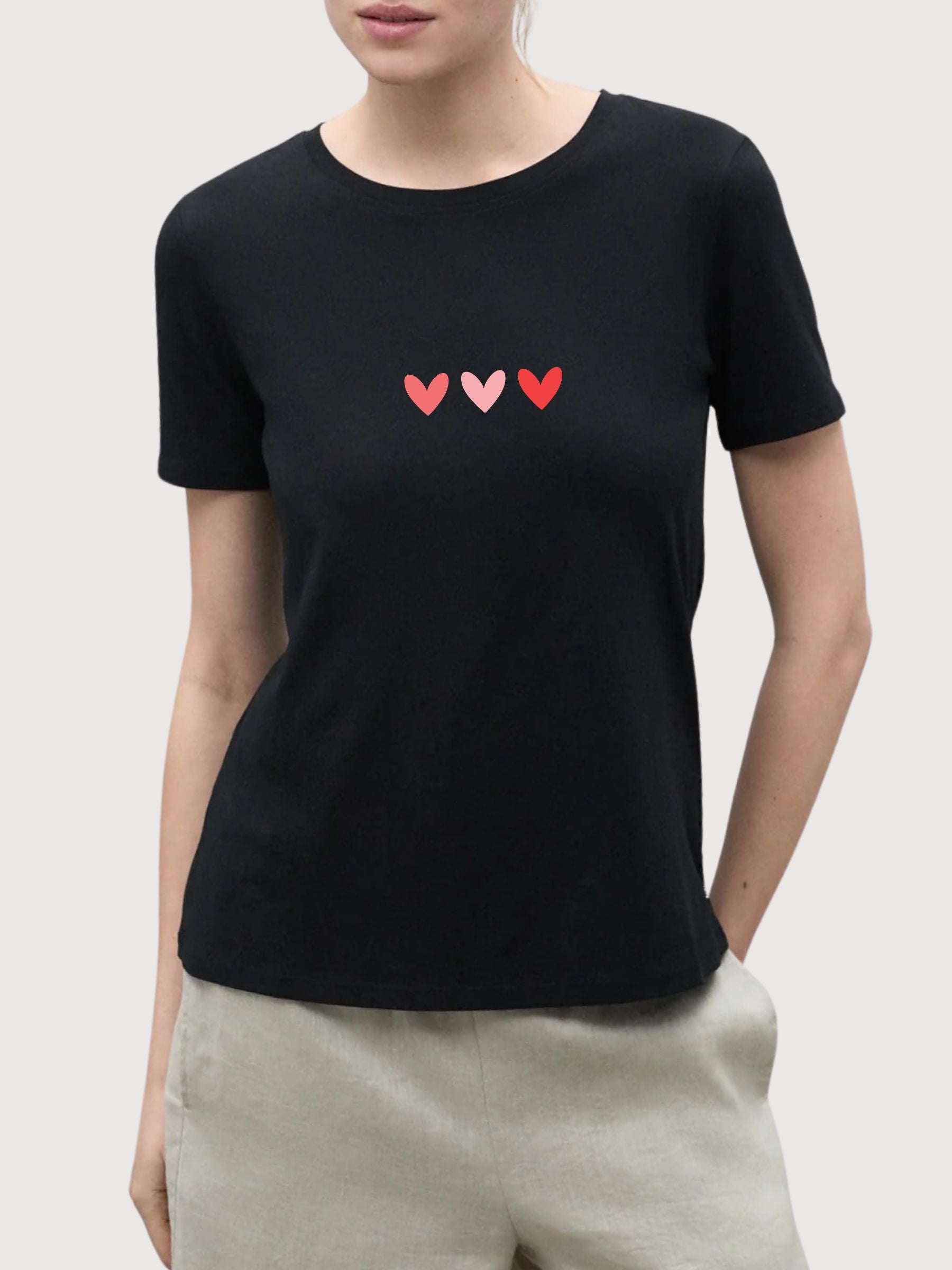 Sara T-shirt Hearts Black | Re-Bello