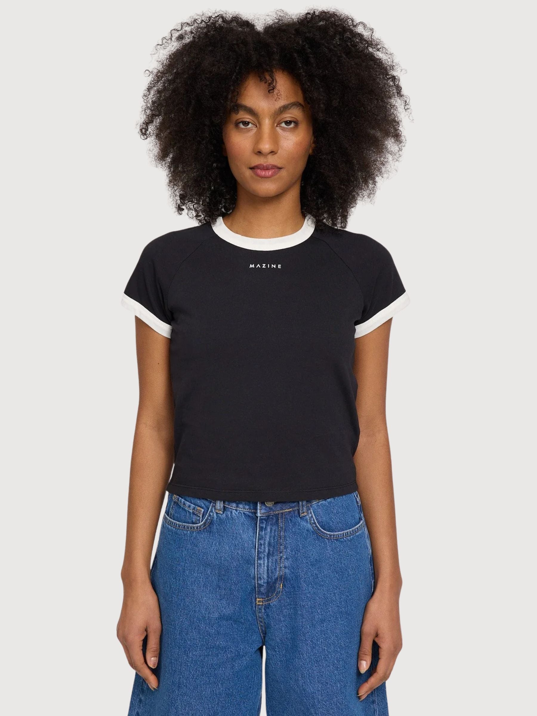 T-Shirt mit Kontrasteinfassung, Damen, Schwarz | MAZINE