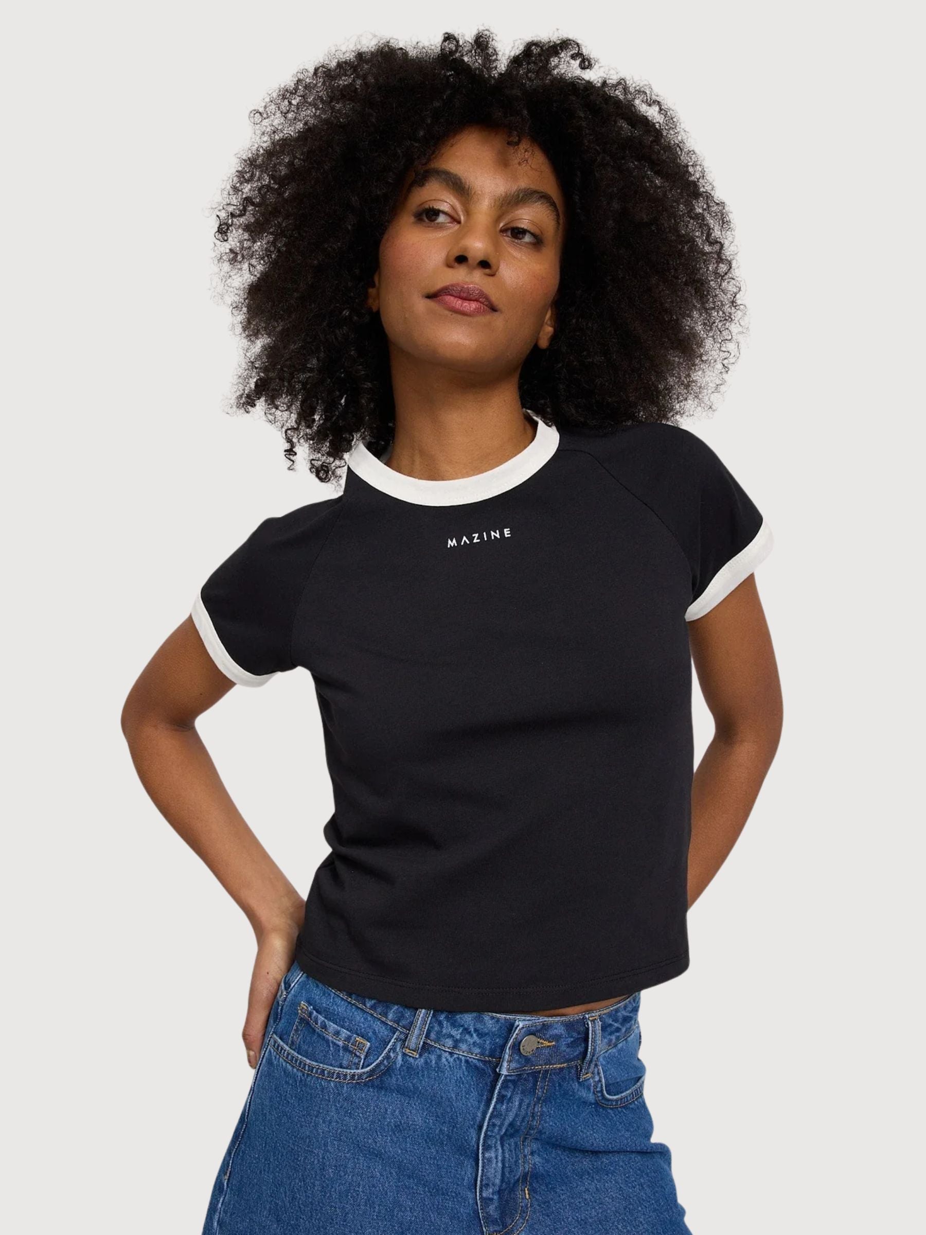 T-Shirt mit Kontrasteinfassung, Damen, Schwarz | MAZINE
