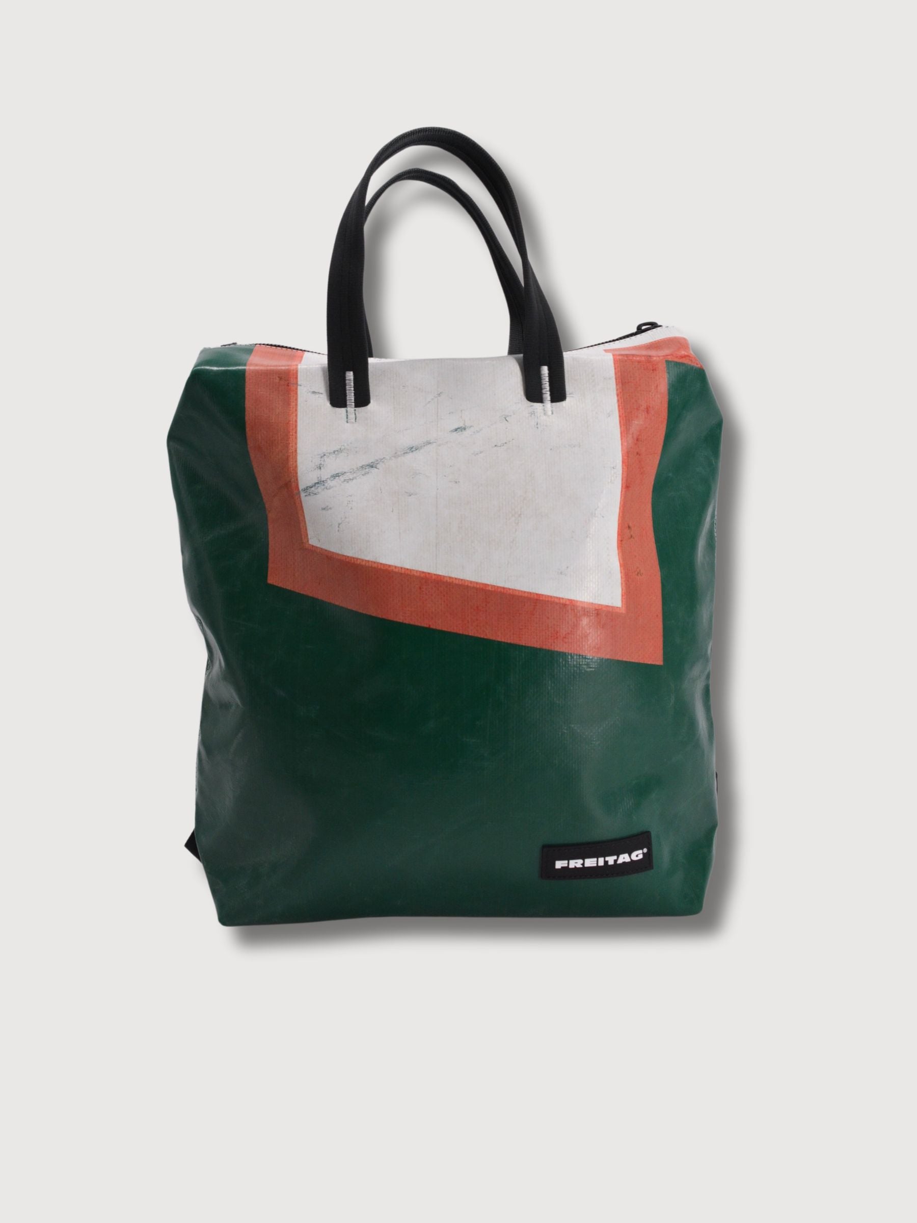 Backpack F201 PETE Dark Green Bianco Rosso in teli per camion usati | Freitag