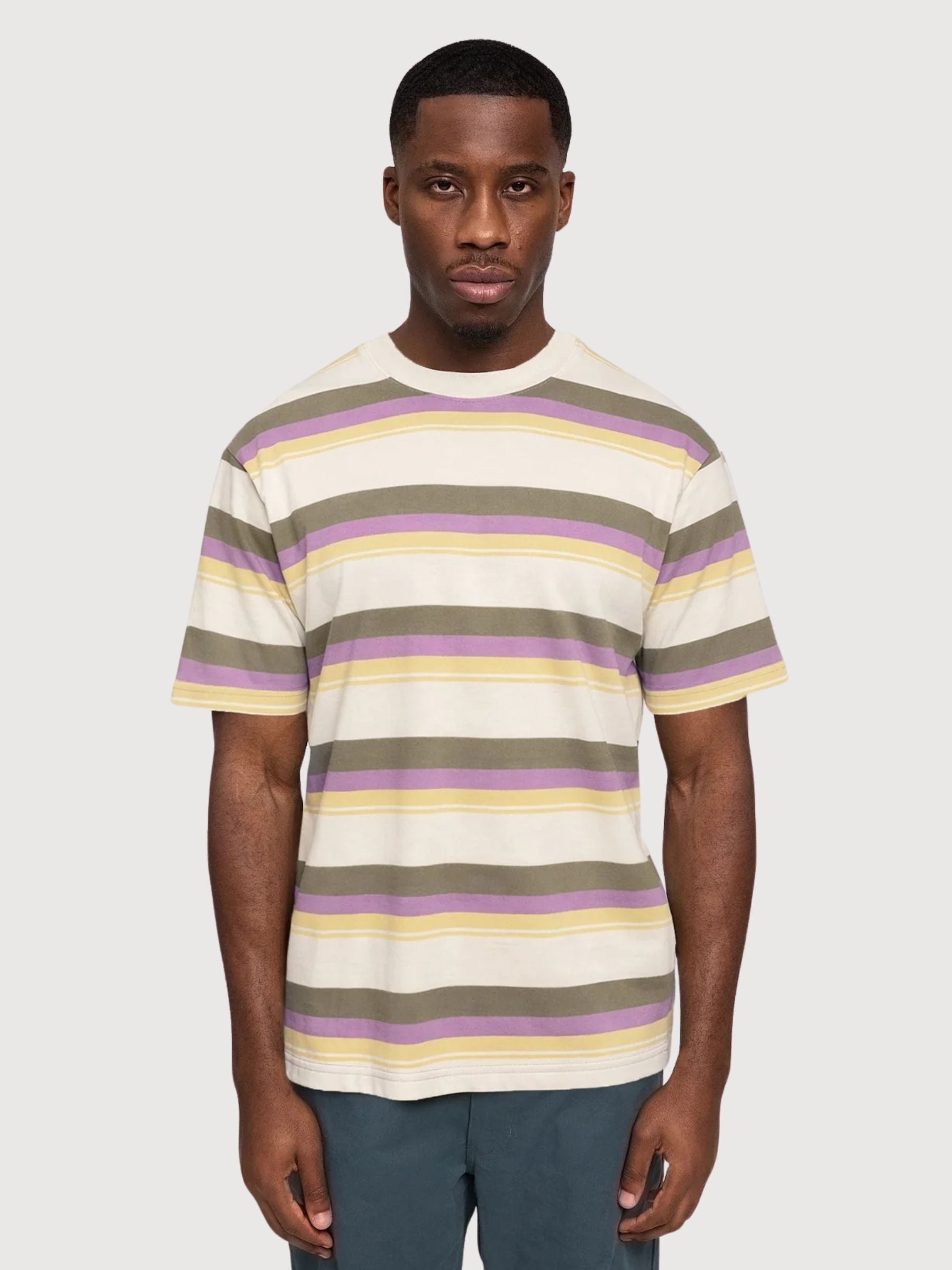 T-Shirt mit auffälligen Streifen, weiß/mehrfarbig | Mazine
