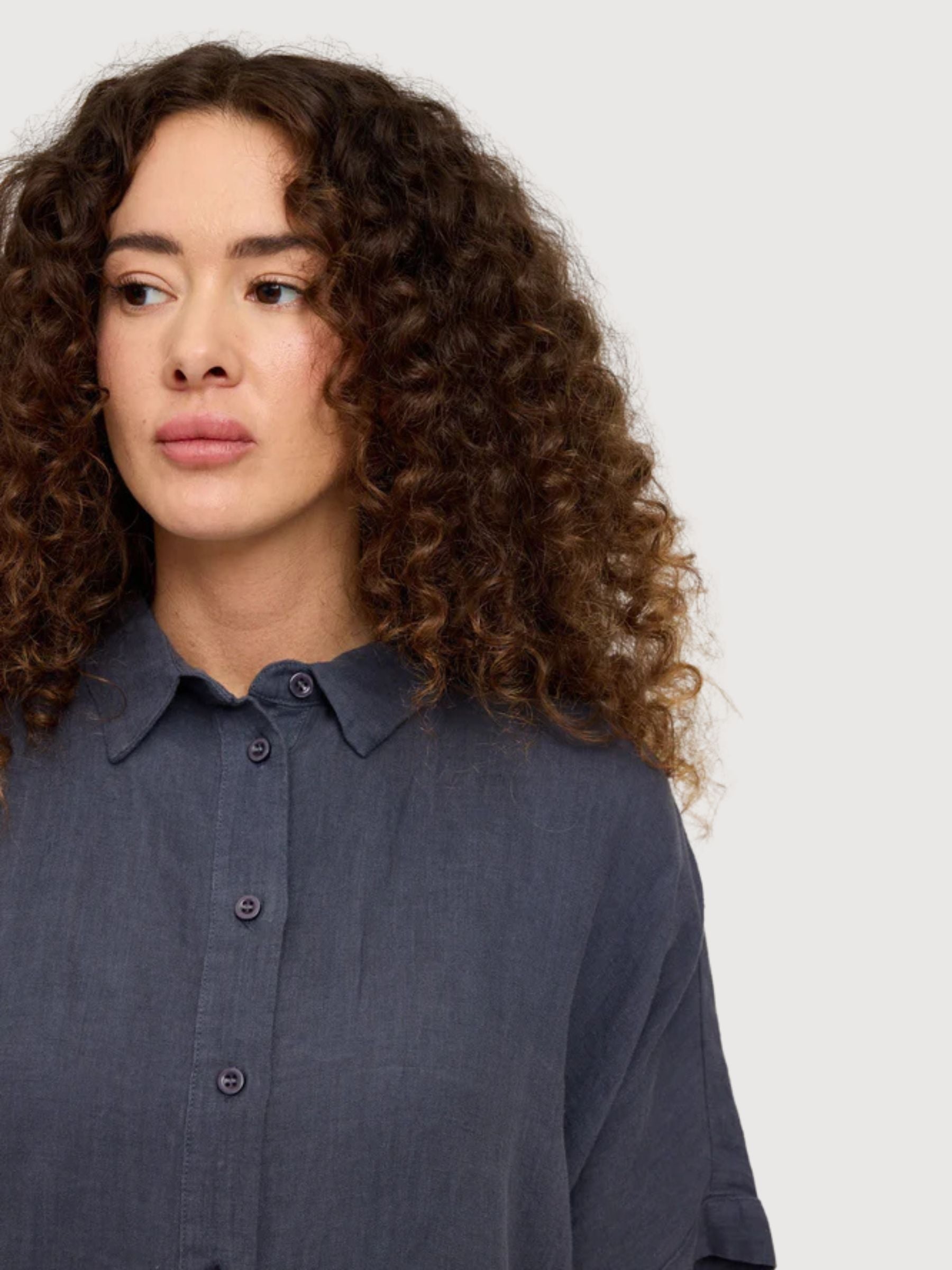 Kurzarm-Leinenhemd für Damen, tintenblau | Mazine