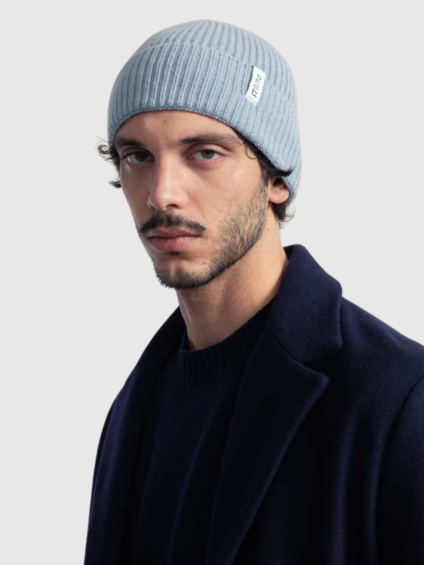 Beanie Marcello Dusty Blue Unisex in recycled cashmere | Rifò