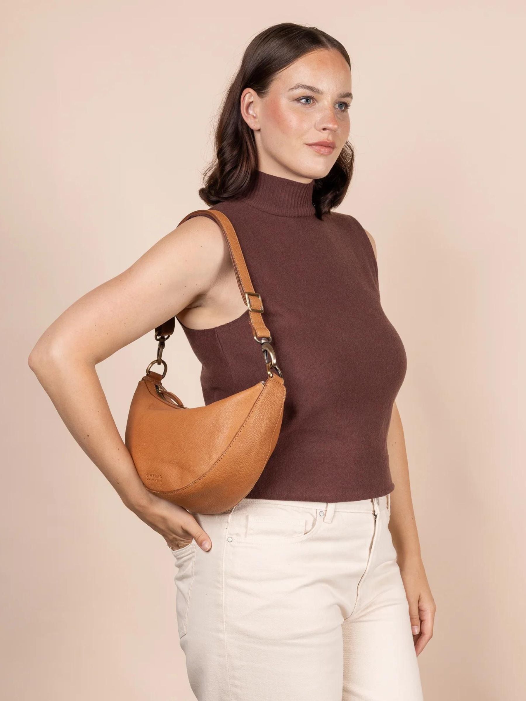 Borsa a tracolla Leo in pelle morbida Cognac | O My Bag