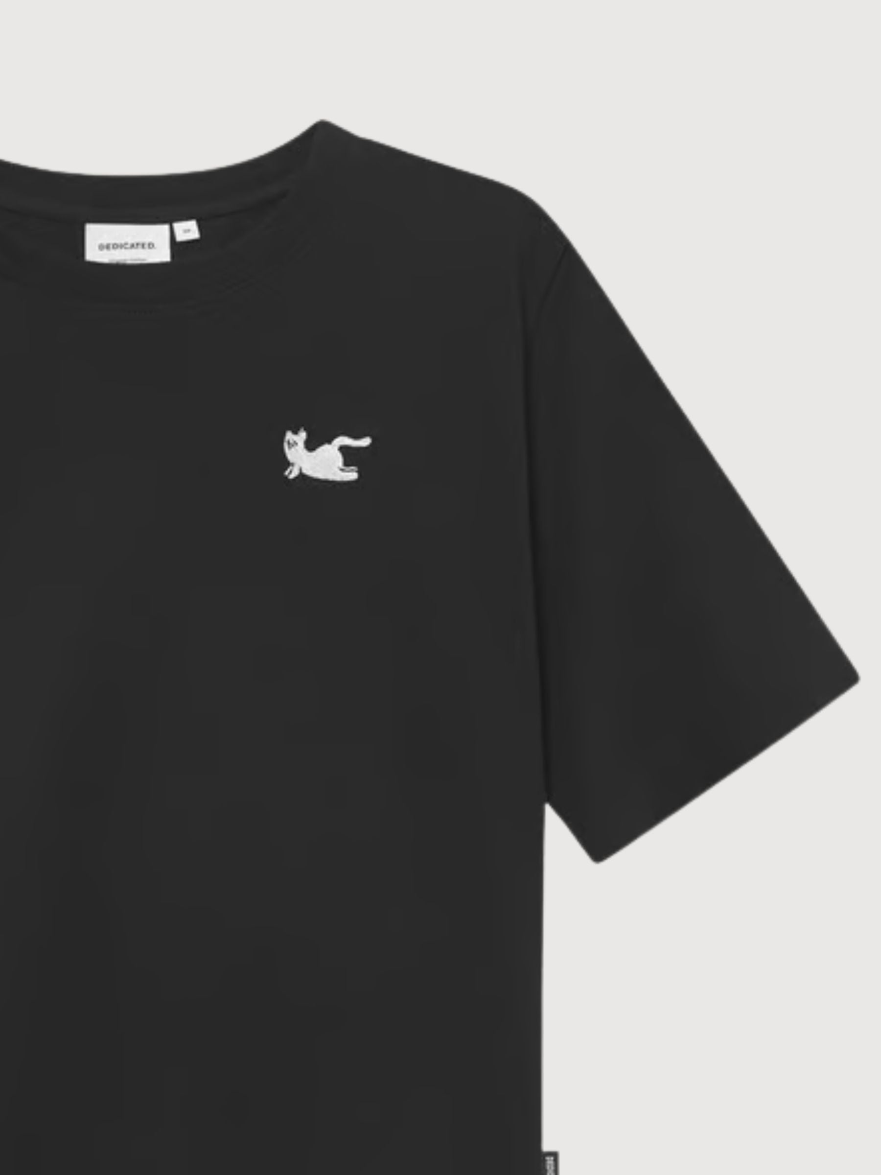 T-Shirt Vadstena Katze Kobra Pose Schwarz | Dedicated