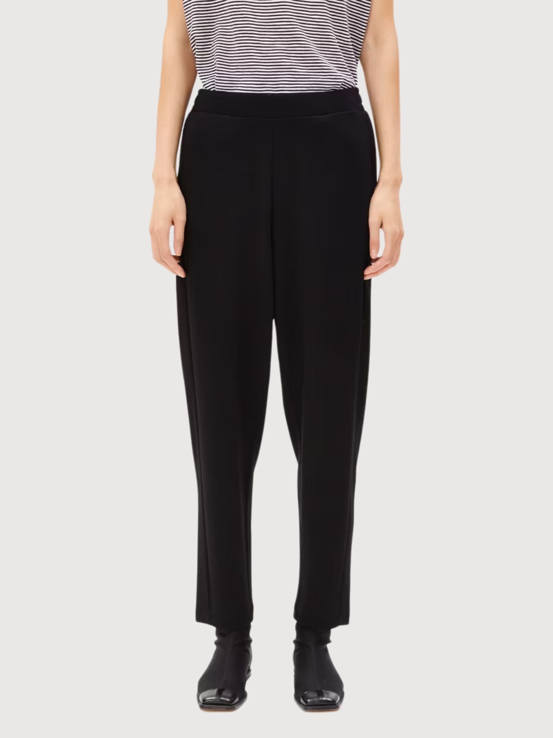 Magdaalena Black Woman Trouser | Armedangels