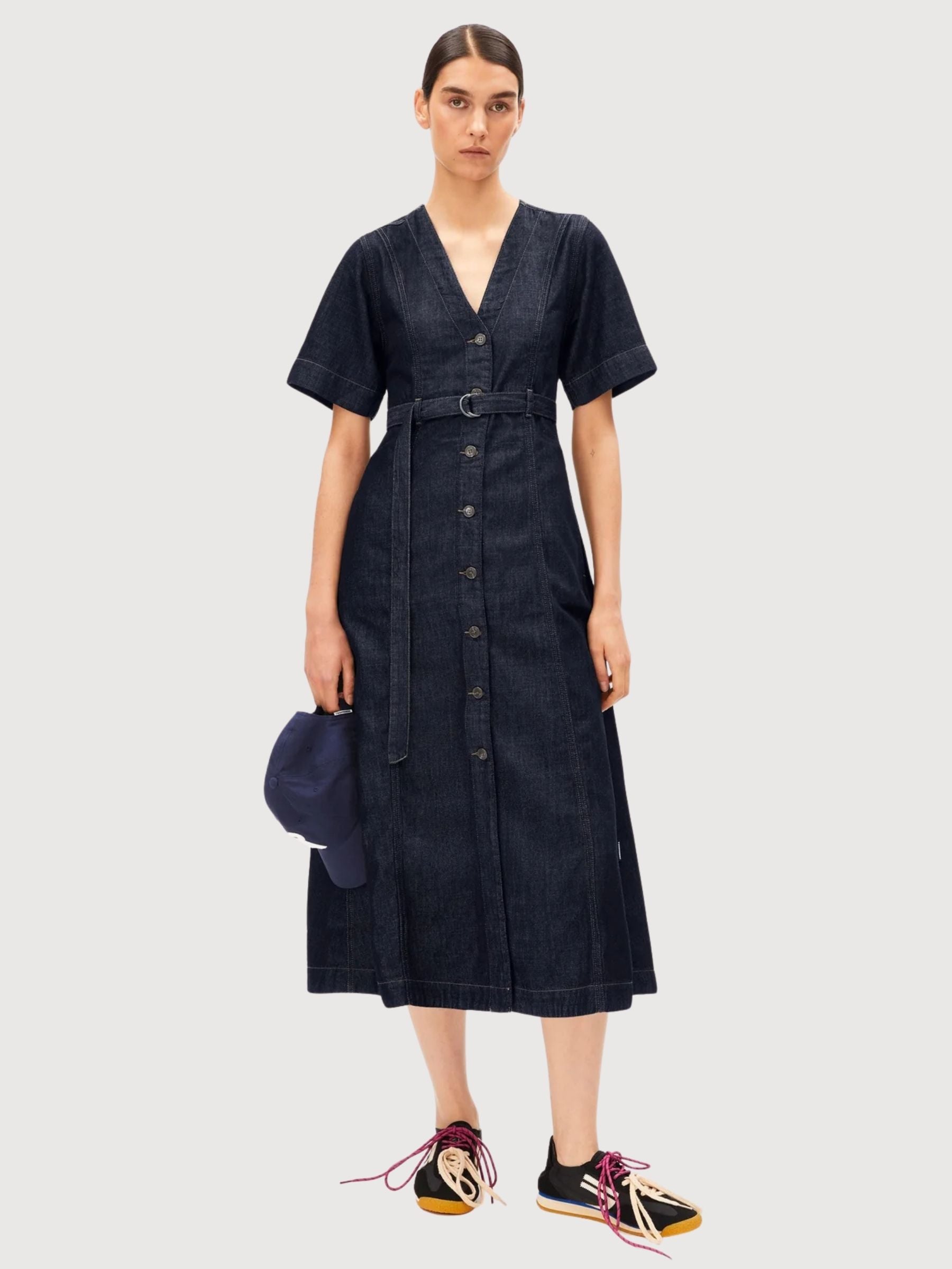 Abito midi in denim con cintura | Armedangels