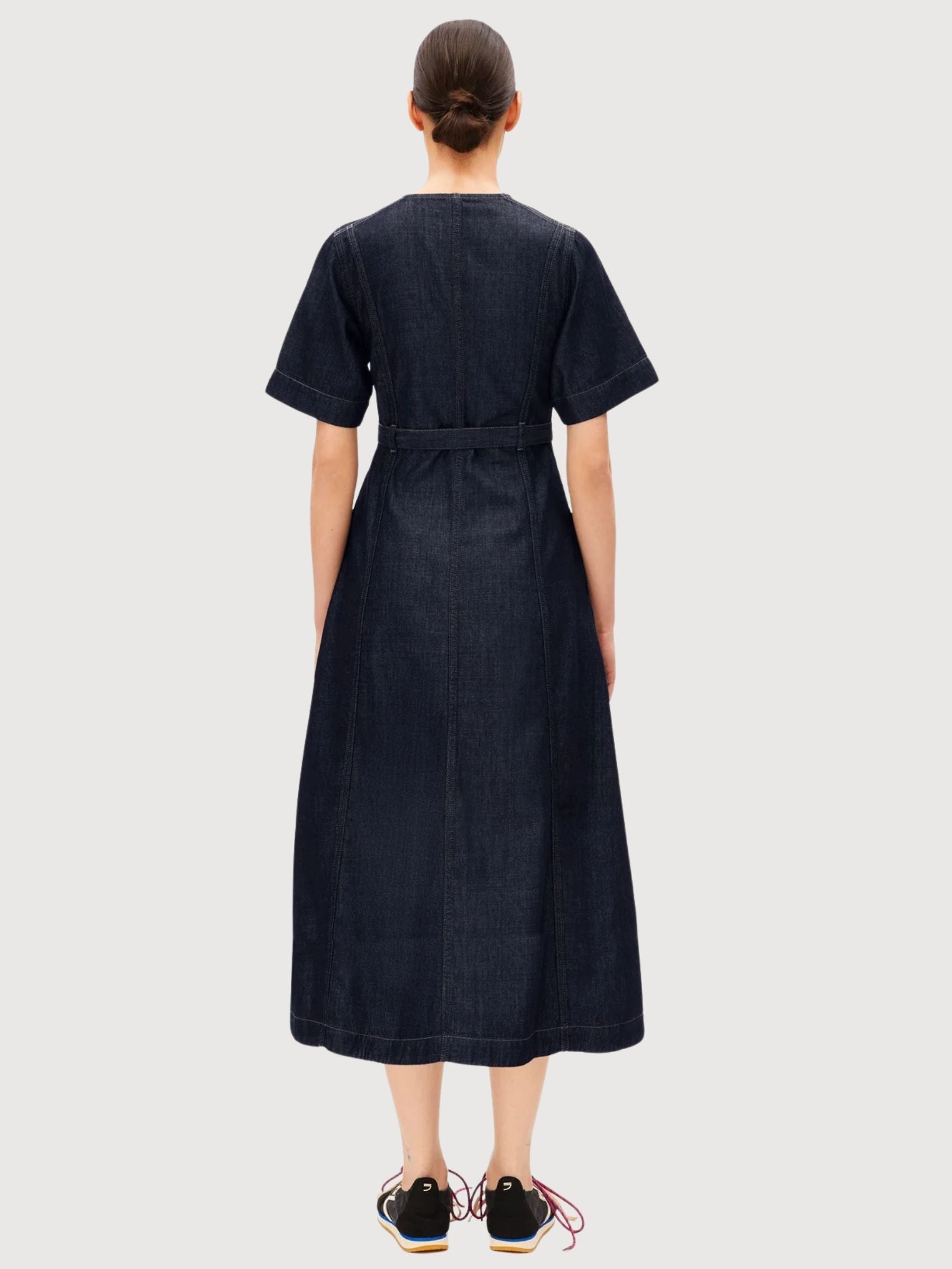 Abito midi in denim con cintura | Armedangels