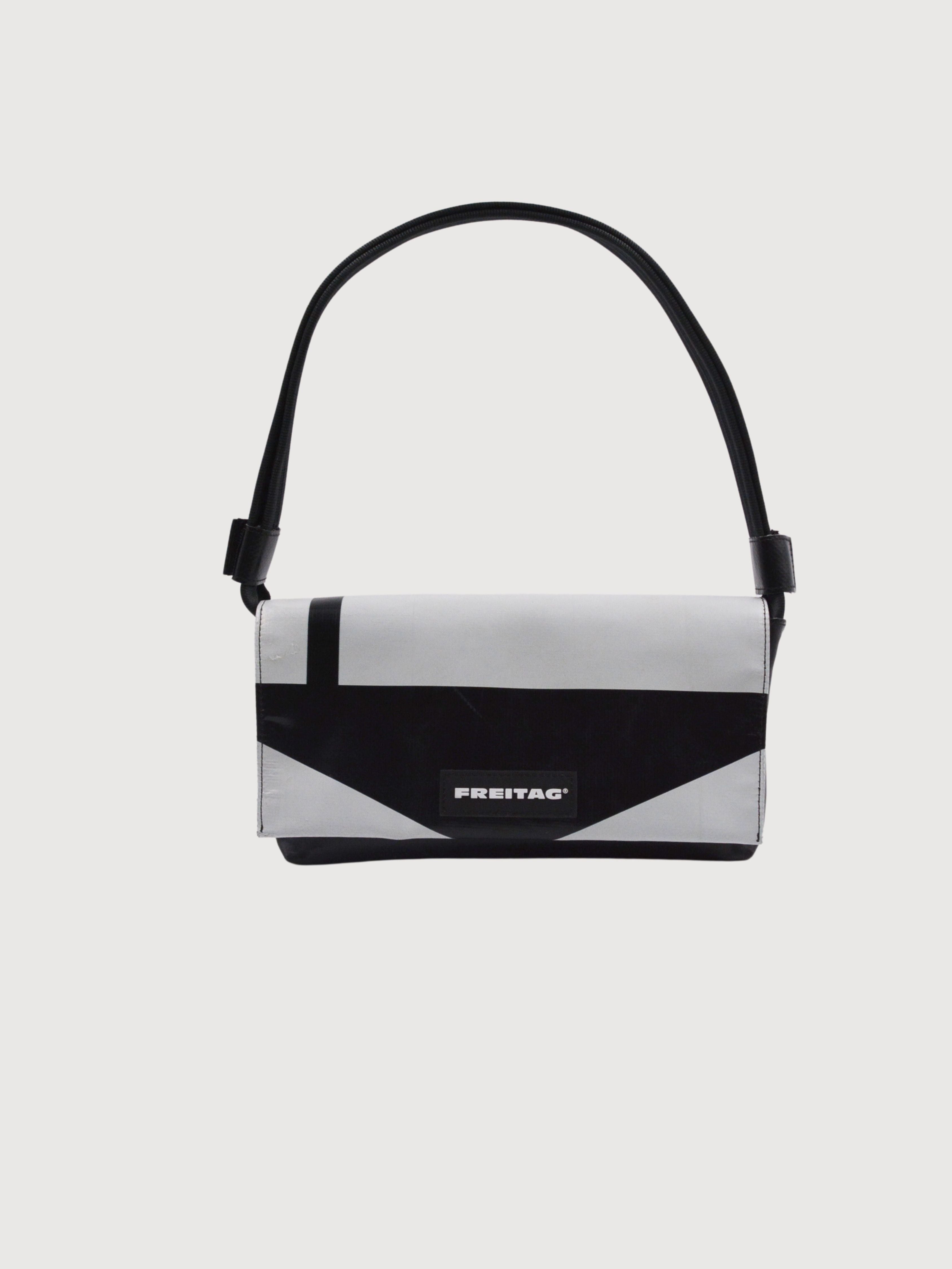 F171 LAURA Umhängetasche Schwarz/Weiss | FREITAG