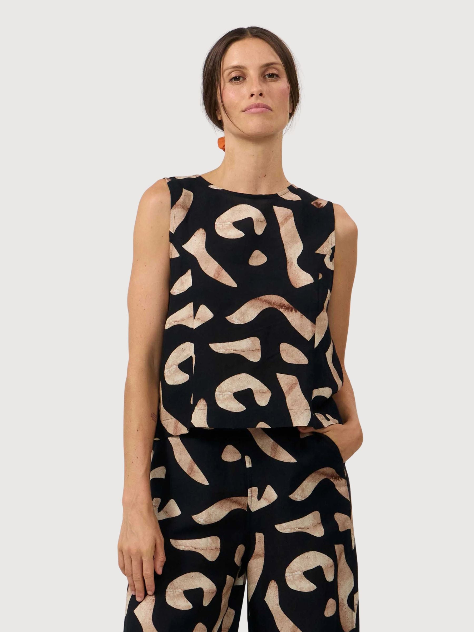 Top Fuji Print Stones Black Woman | Suite13lab