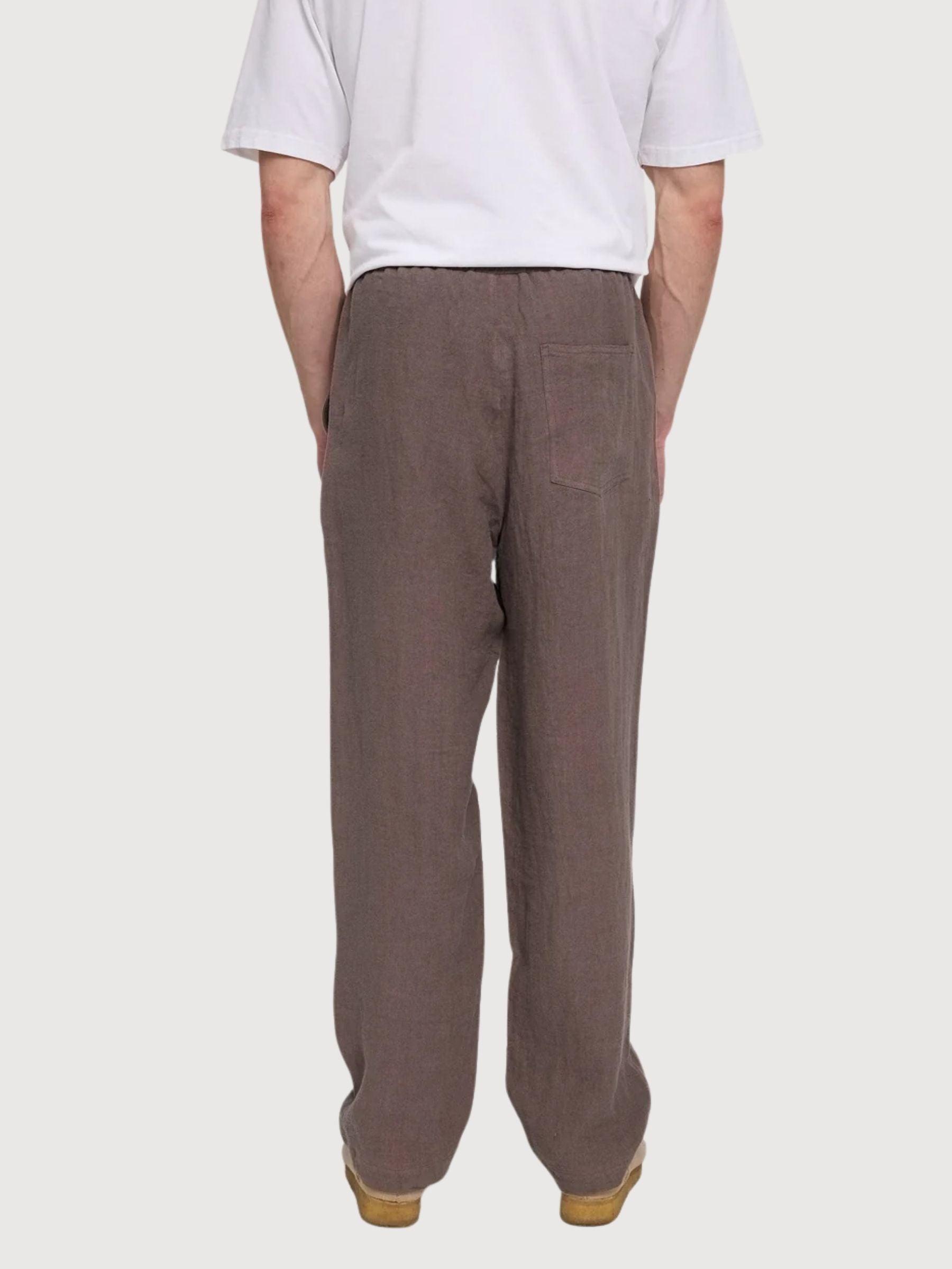Pantaloni da uomo in lino, modello pull-on, grigio e marrone | Mazine