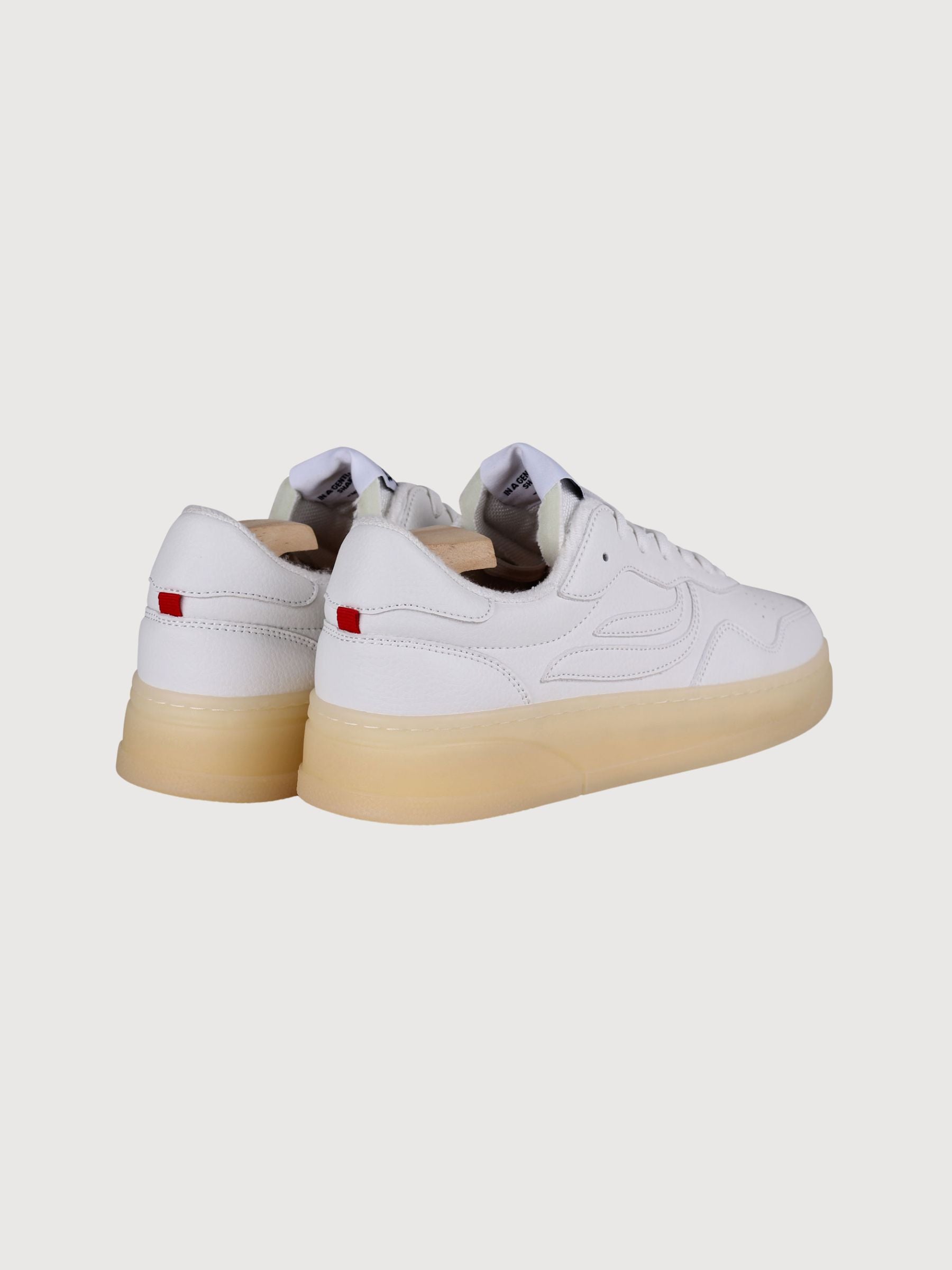 Sneaker G-Soley 2.0 Hevea Rubber White from Genesis, showcasing a minimalist design and comfortable fit.