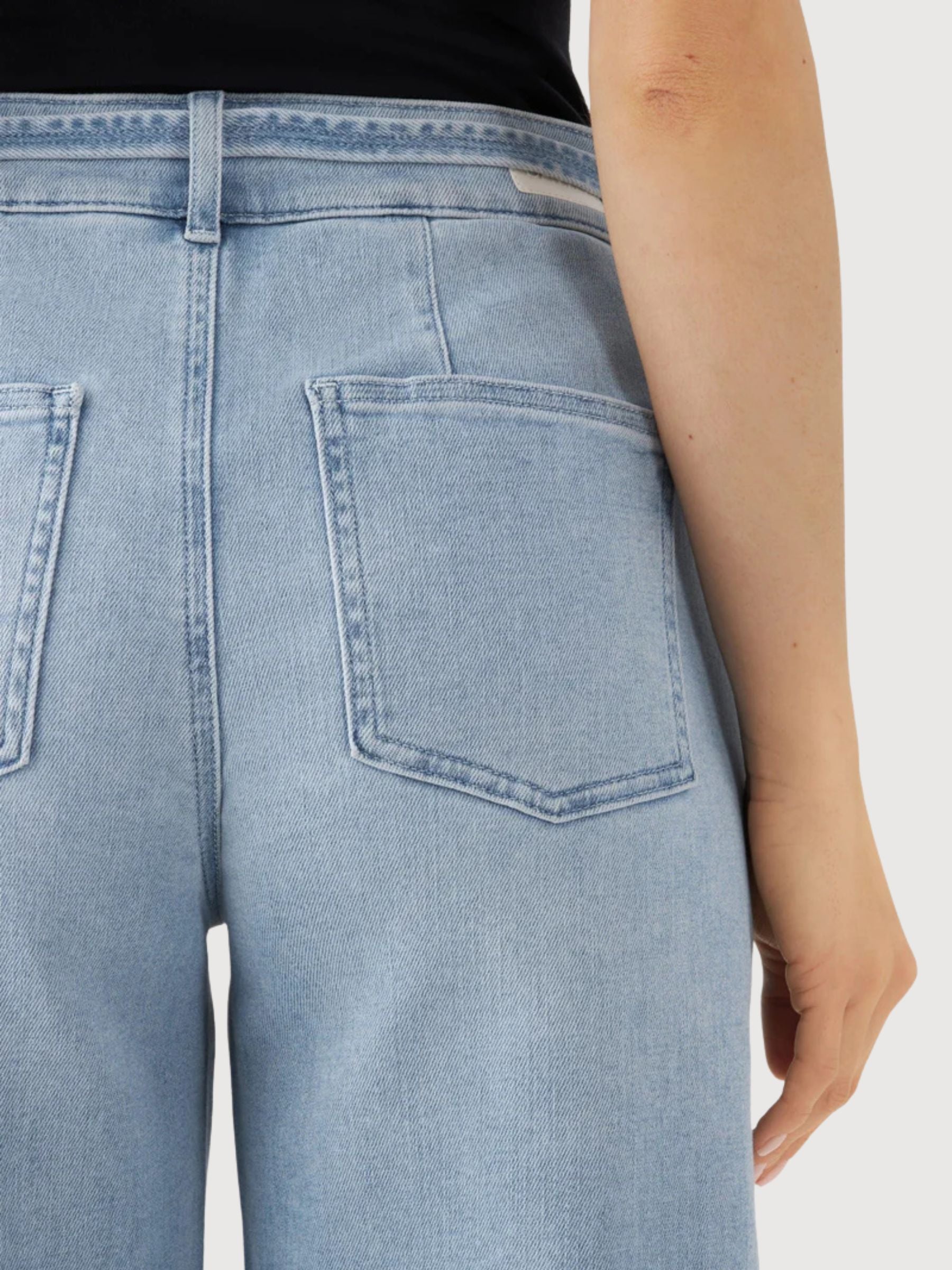 Jeans Blink Art On | Dawn