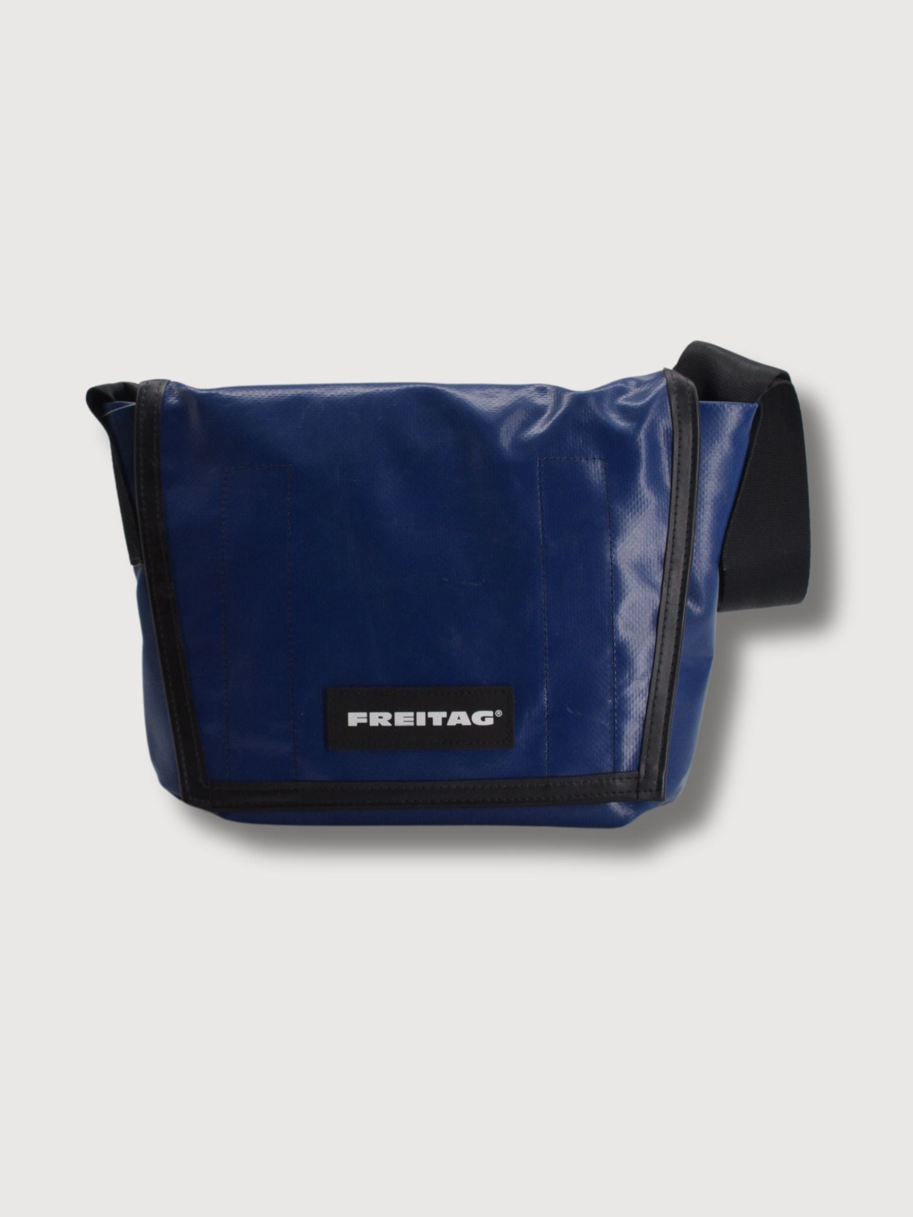 Bag F11 Lassie dunkelblau in gebrauchten LKW -Tarps | Freitag