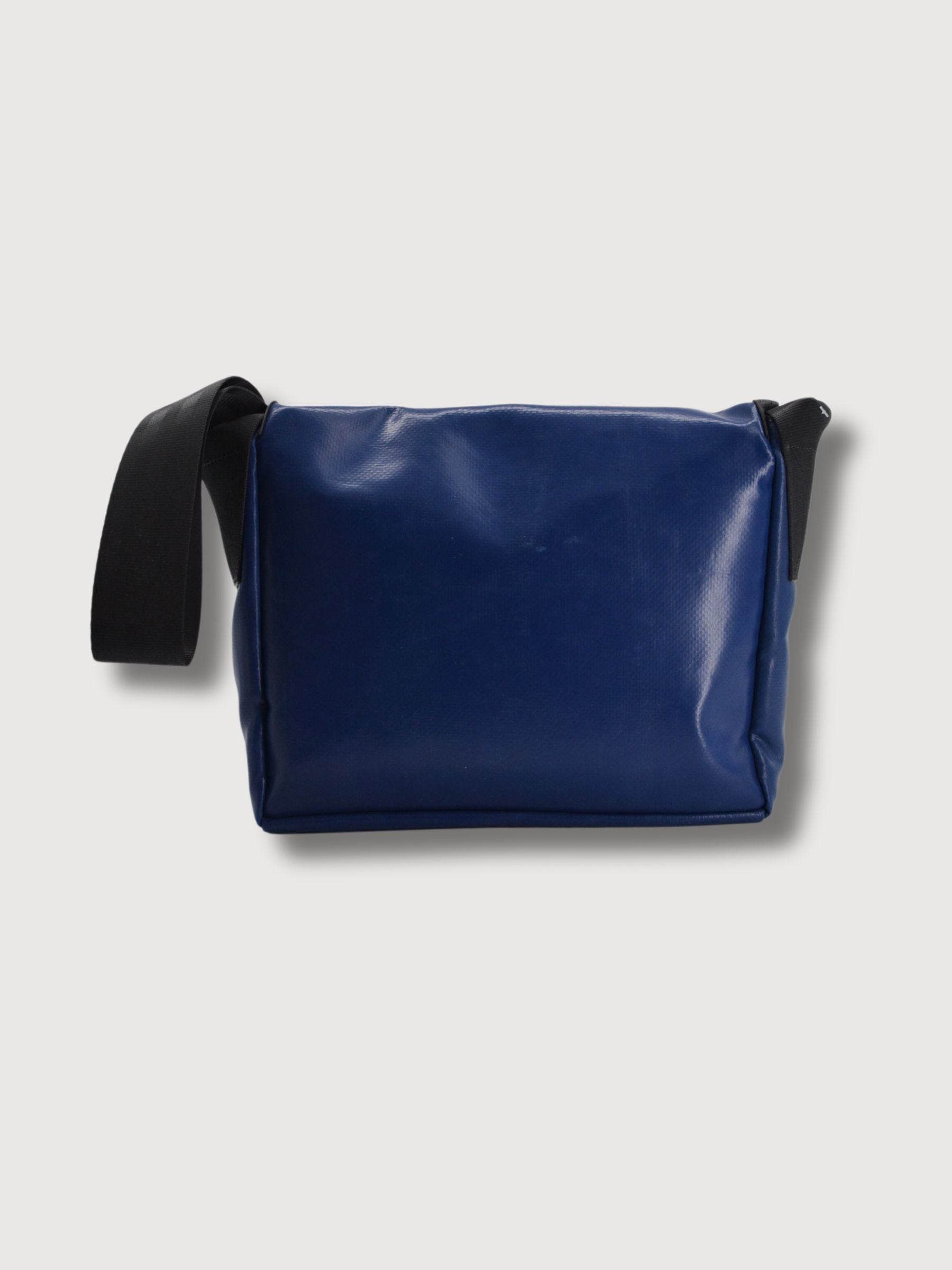 Bag F11 Lassie dunkelblau in gebrauchten LKW -Tarps | Freitag