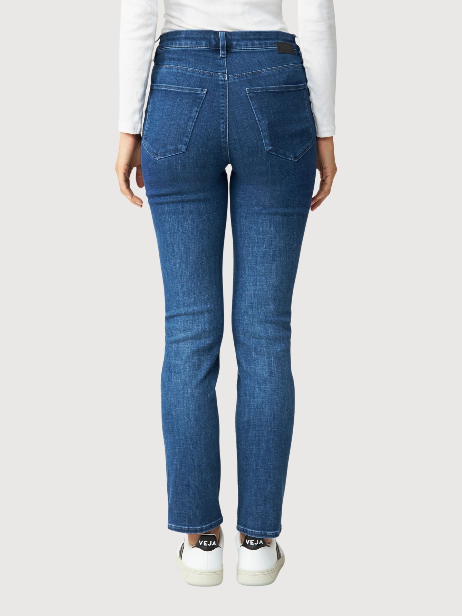Stellar Slim Straight Classic Jeans Frauen | Dawn