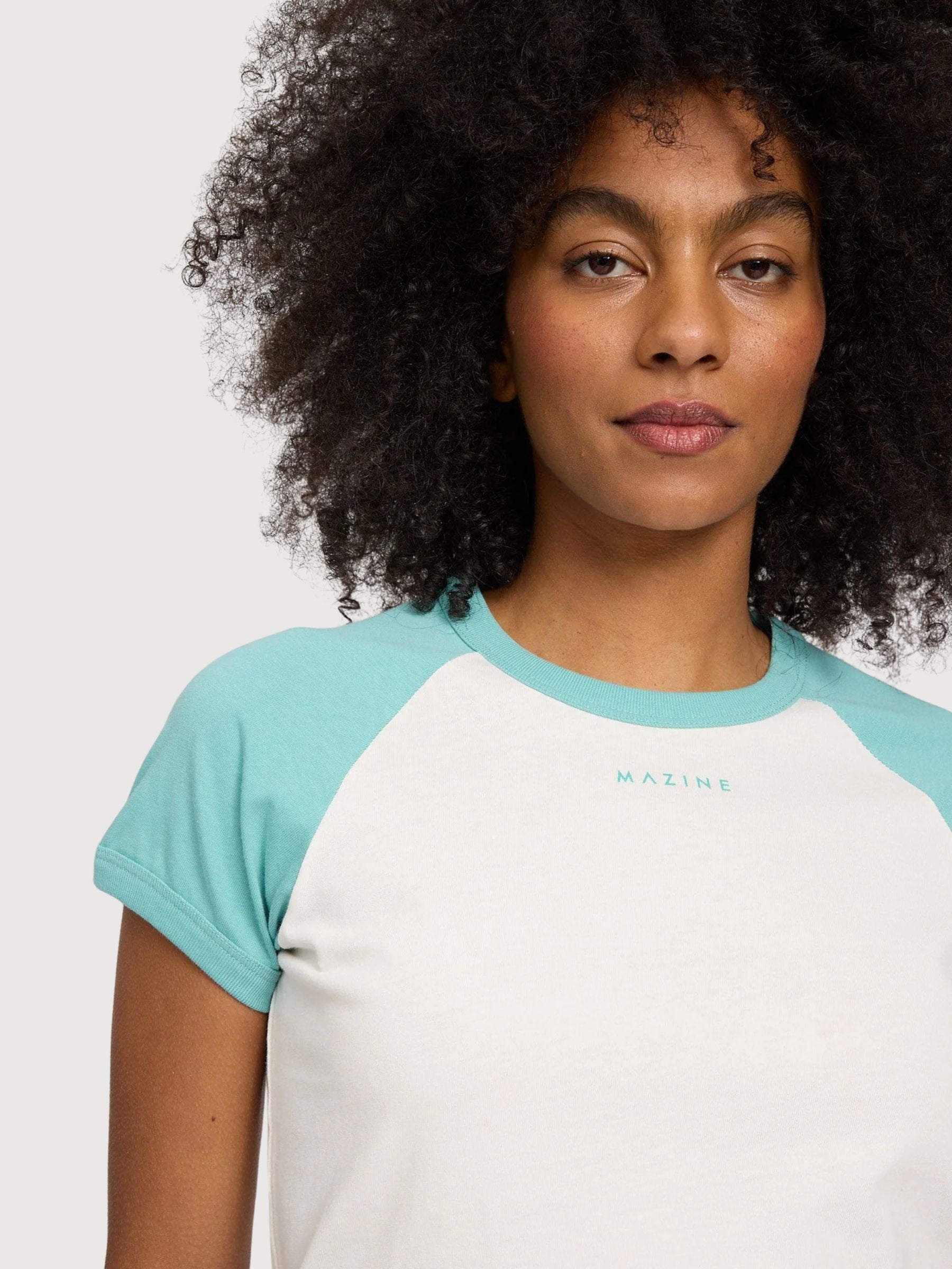 T-Shirt mit Kontrastärmeln, Türkis/Cremeweiß | Mazine