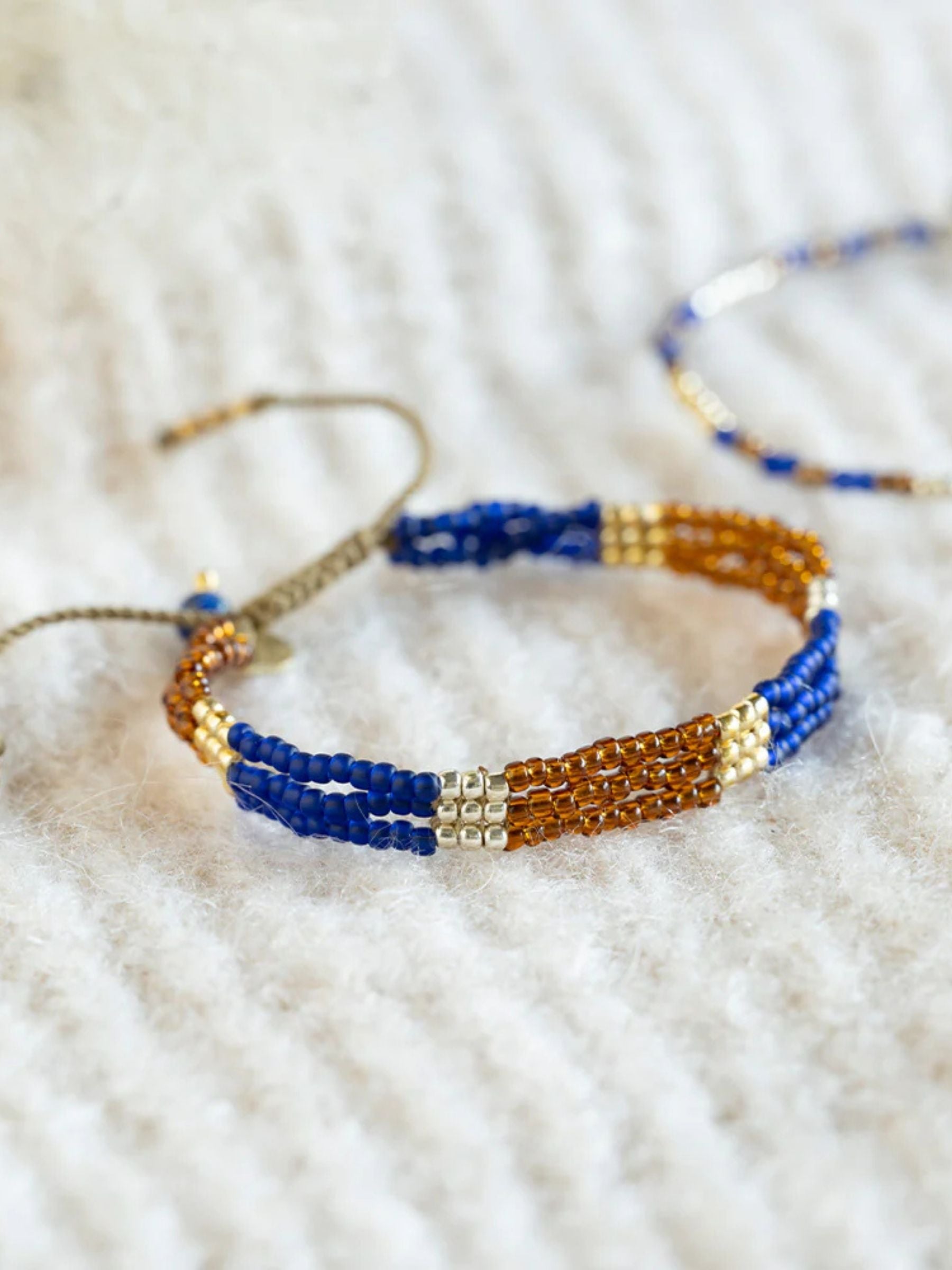 Bracciale armonioso in lapislazzuli GC | A Beautiful Story