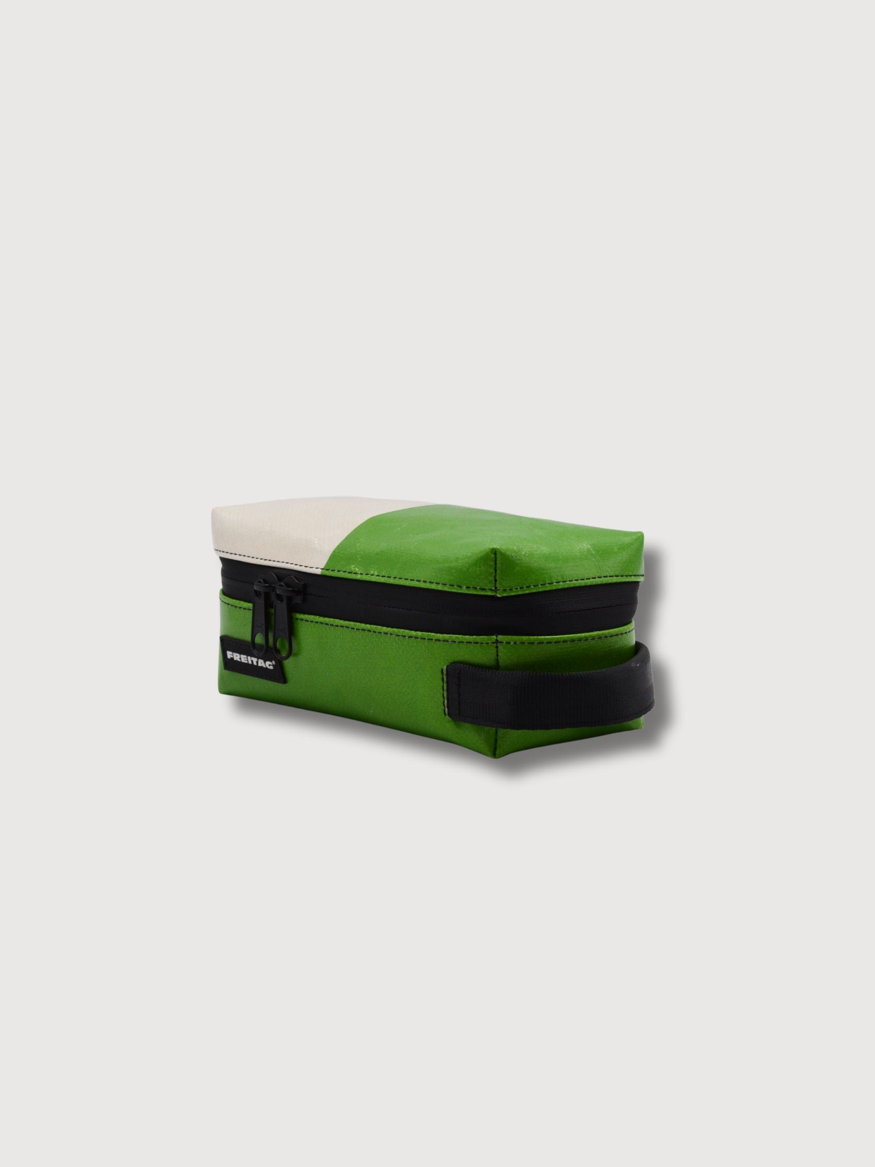 Beauty Case Cheyenne Green/White | Freitag