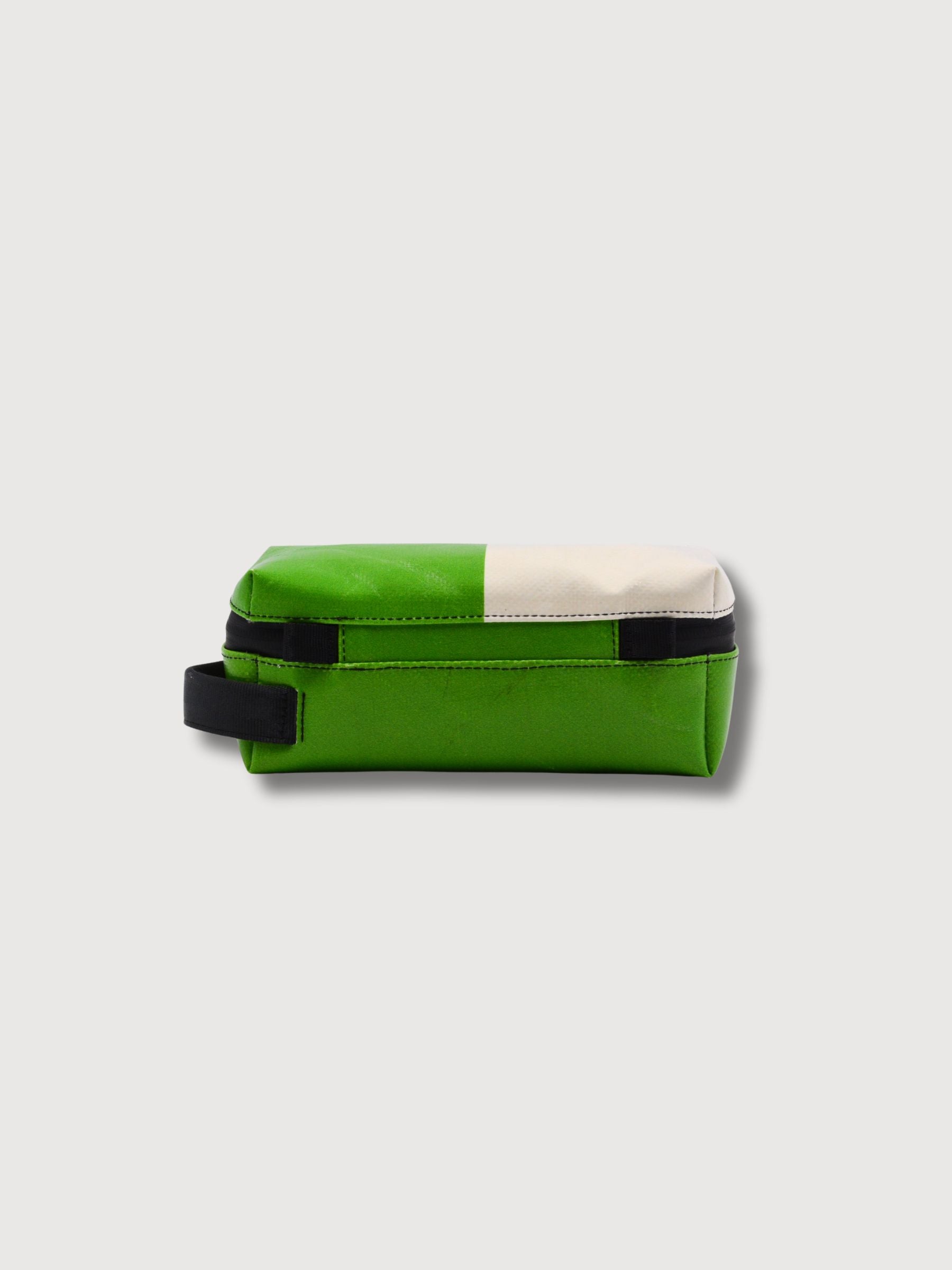 Beauty Case Cheyenne Green/White | Freitag