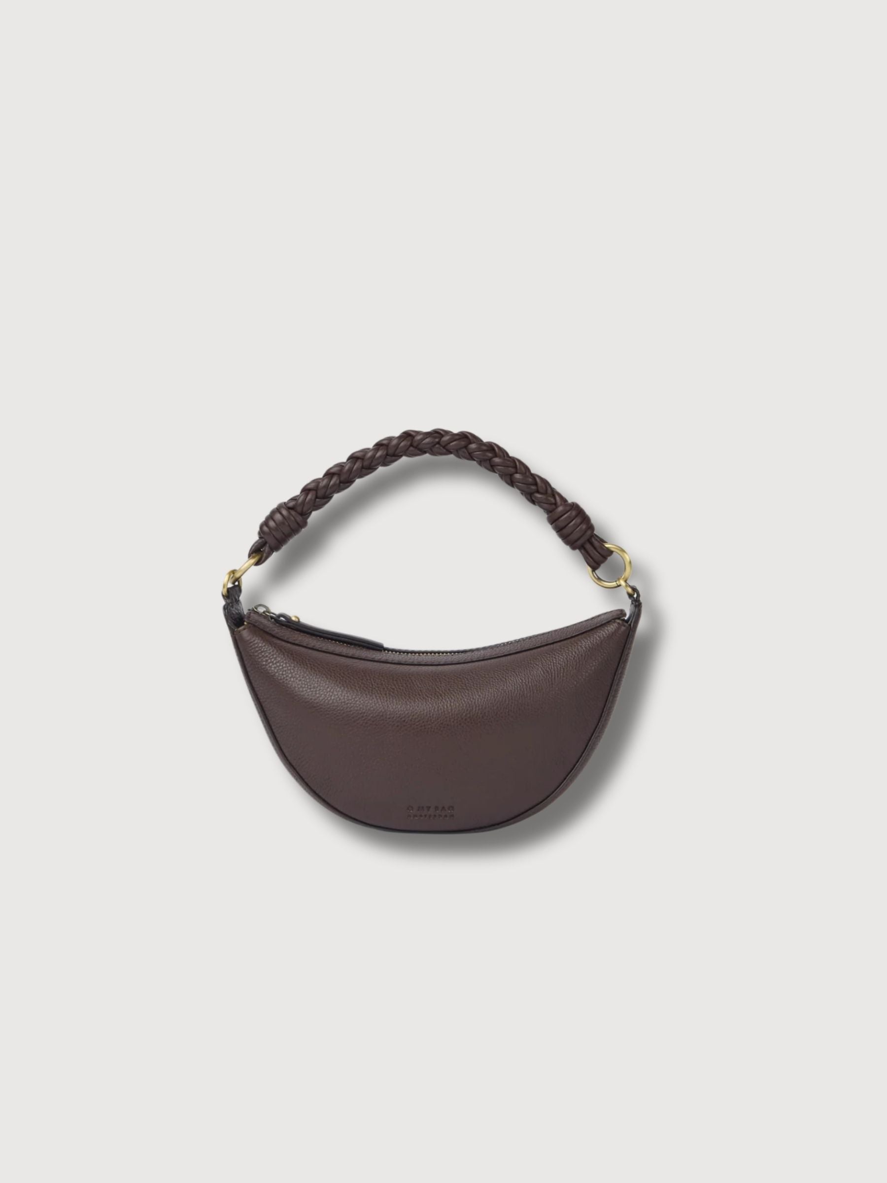 Leo Mini Twisted Handle in pelle martellata color cioccolato | O MY BAG