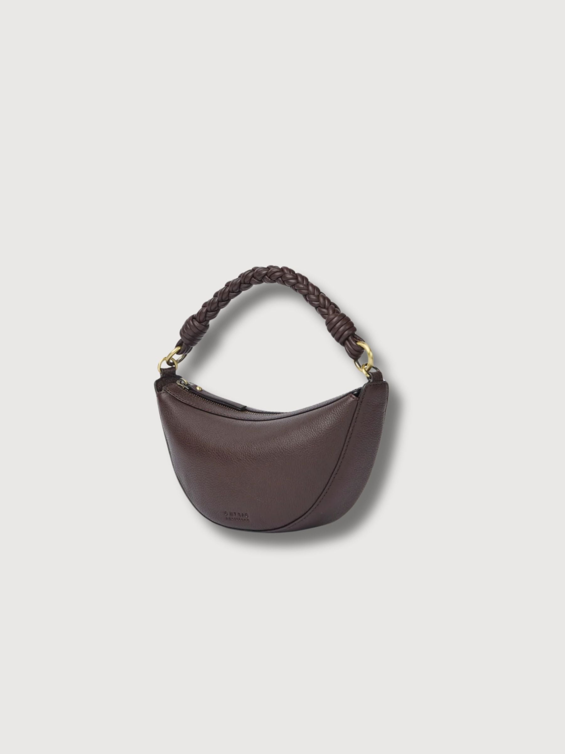 Leo Mini Twisted Handle in pelle martellata color cioccolato | O MY BAG