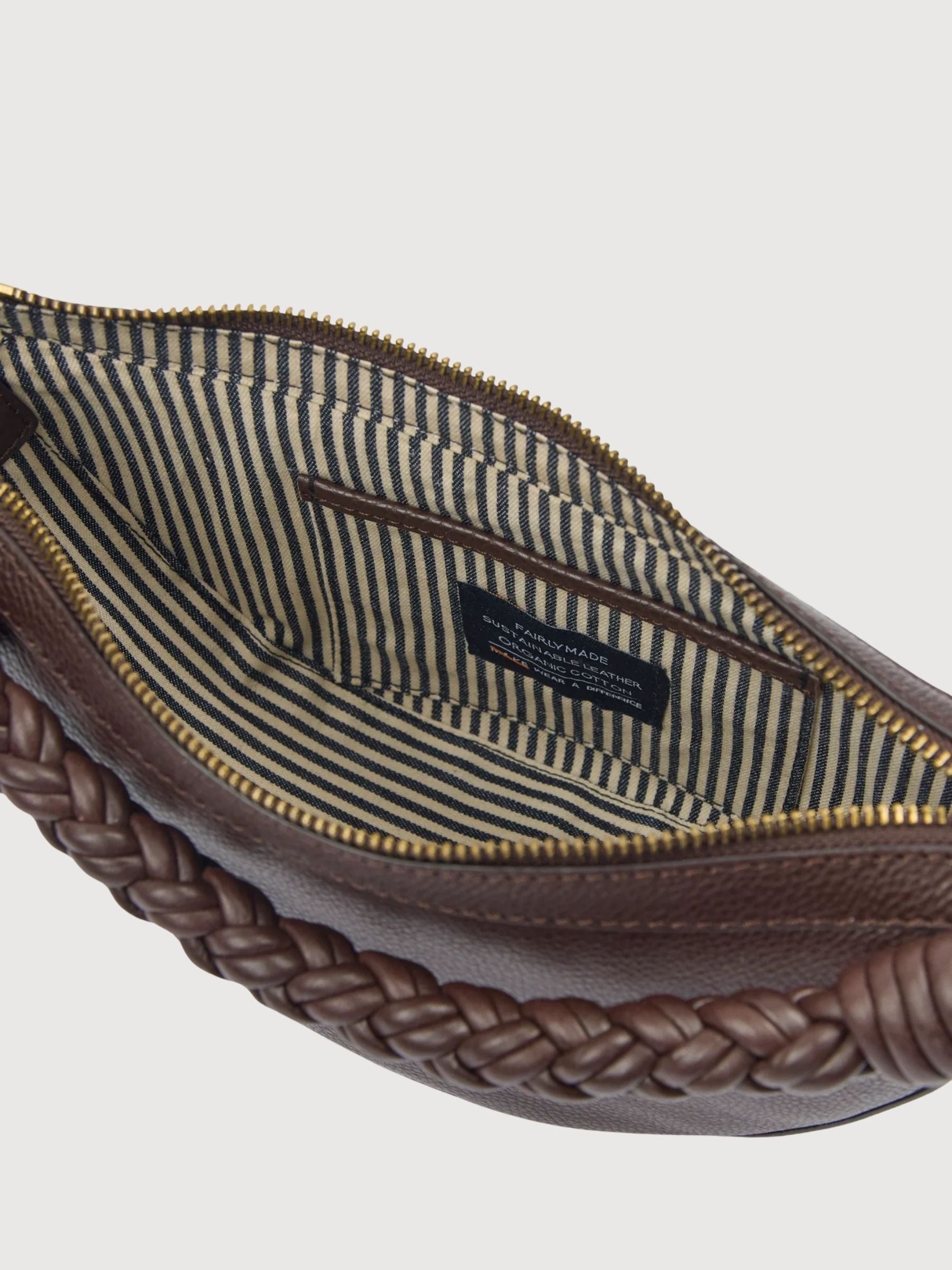 Leo Mini Twisted Handle in pelle martellata color cioccolato | O MY BAG