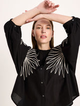 Camicia da donna ricamata nera in cotone GOTS | Lanius