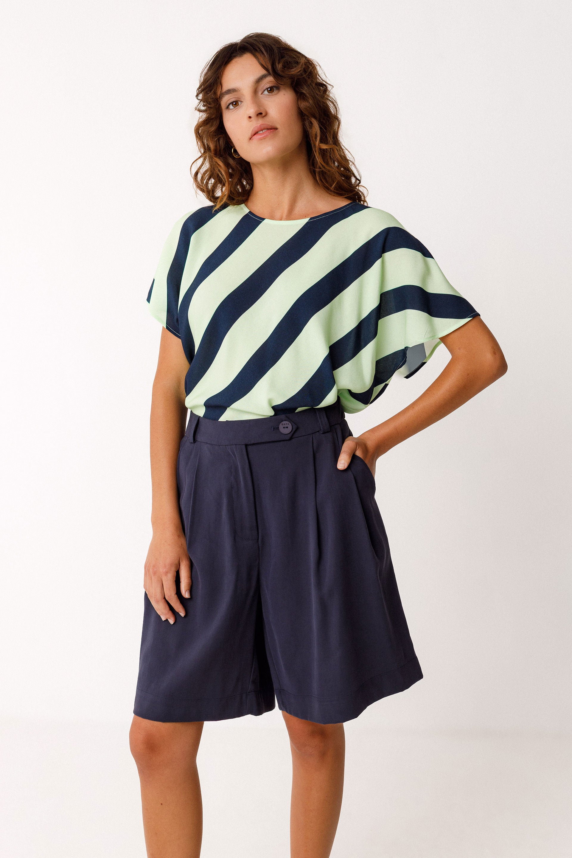 Bermuda Trouser Laida Navy Woman | Skfk